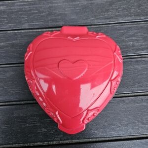 Rare AVON Heart-Shaped Red Plastic Weekly Pill Vitamin Organizer With Mirror VTG